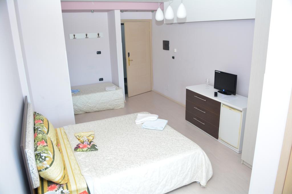 Hotel Albion Durrës Exterior foto
