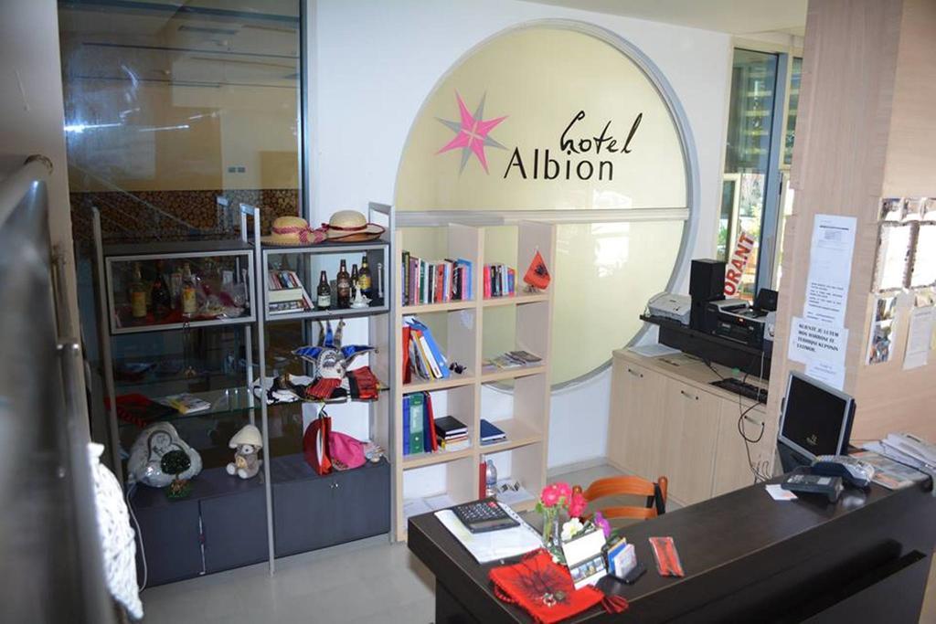 Hotel Albion Durrës Exterior foto